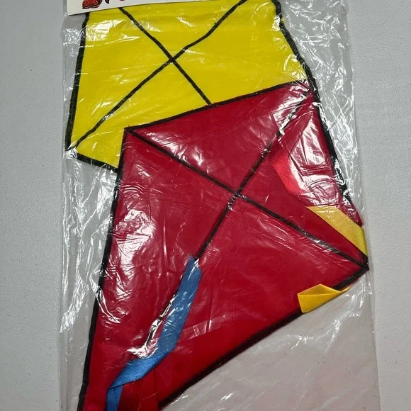 Vintage 3-D Mini Flag - kite with 3 tails. - Picture 7 of 10